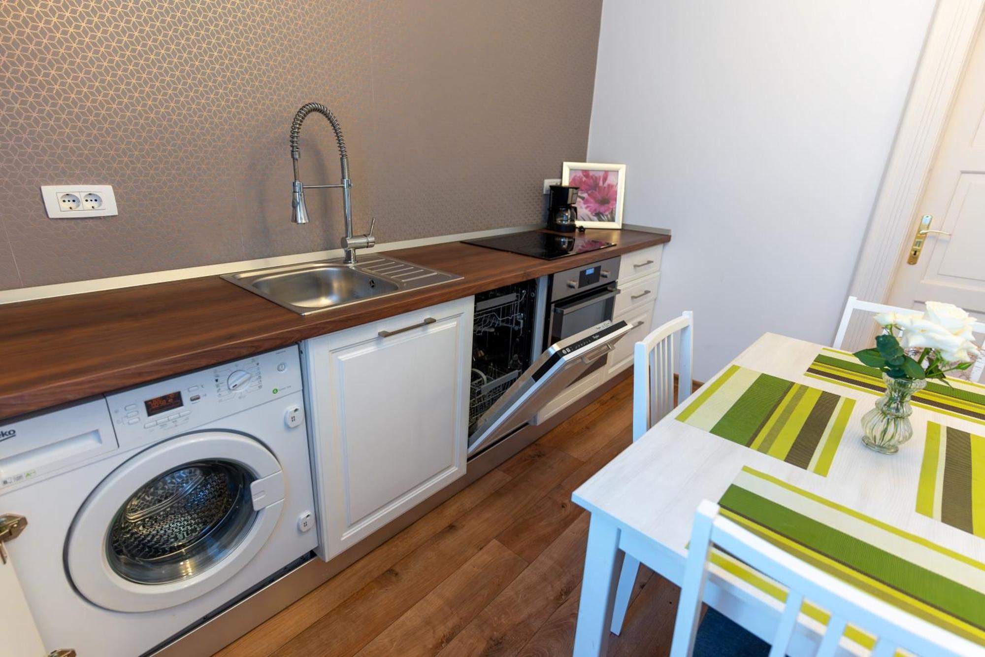 Apartment The Muse - Kronstadt Central Suites