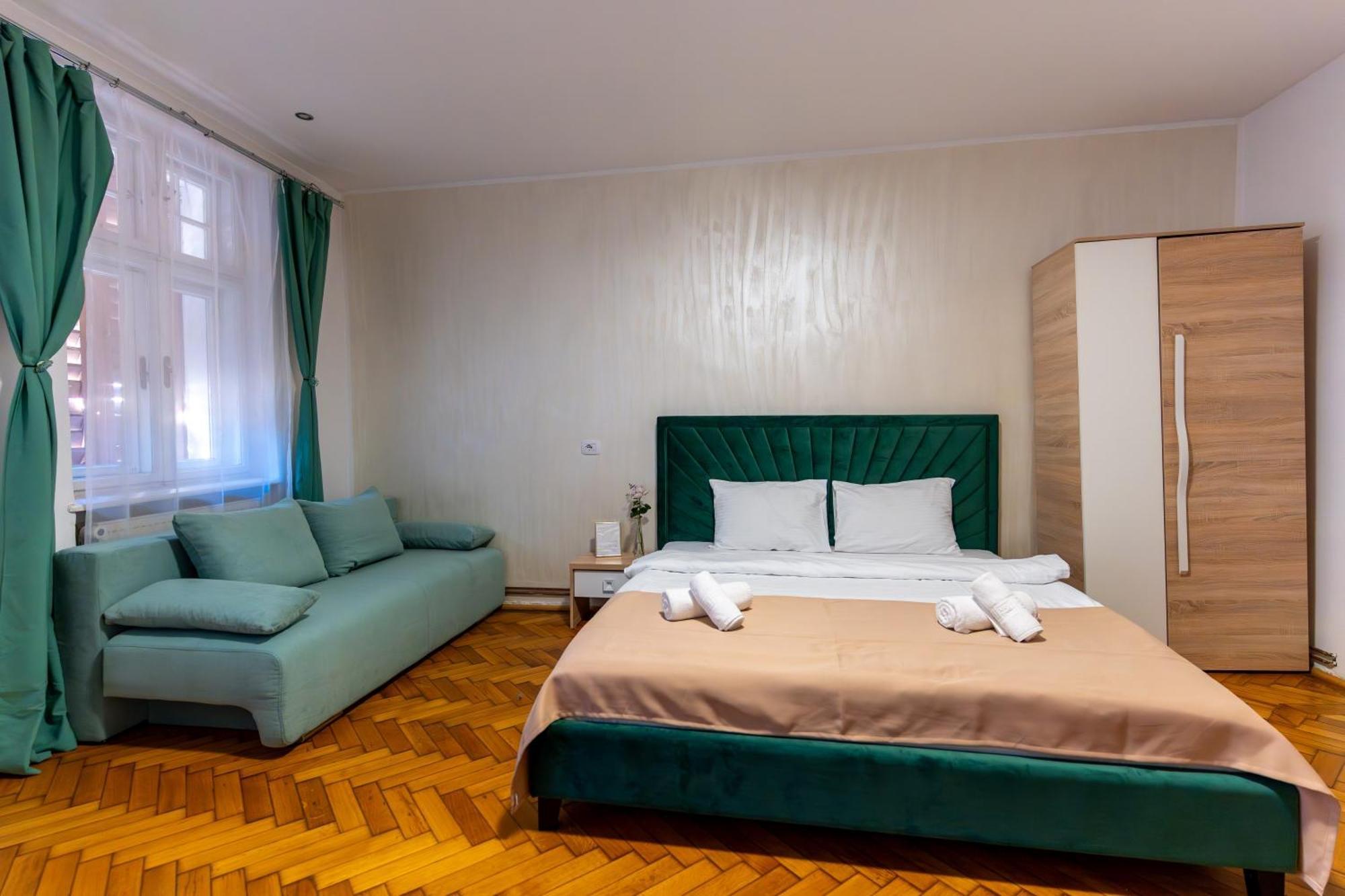 The Muse - Kronstadt Central Suites בראשוב