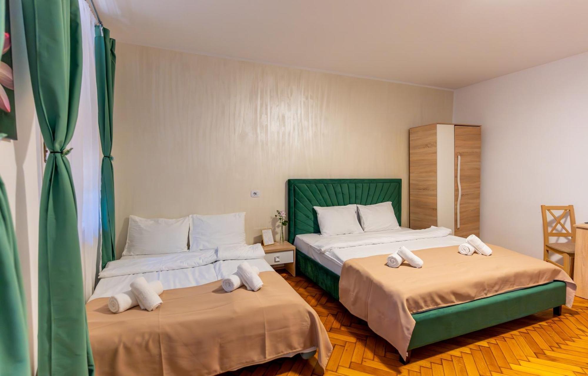 The Muse - Kronstadt Central Suites * בראשוב