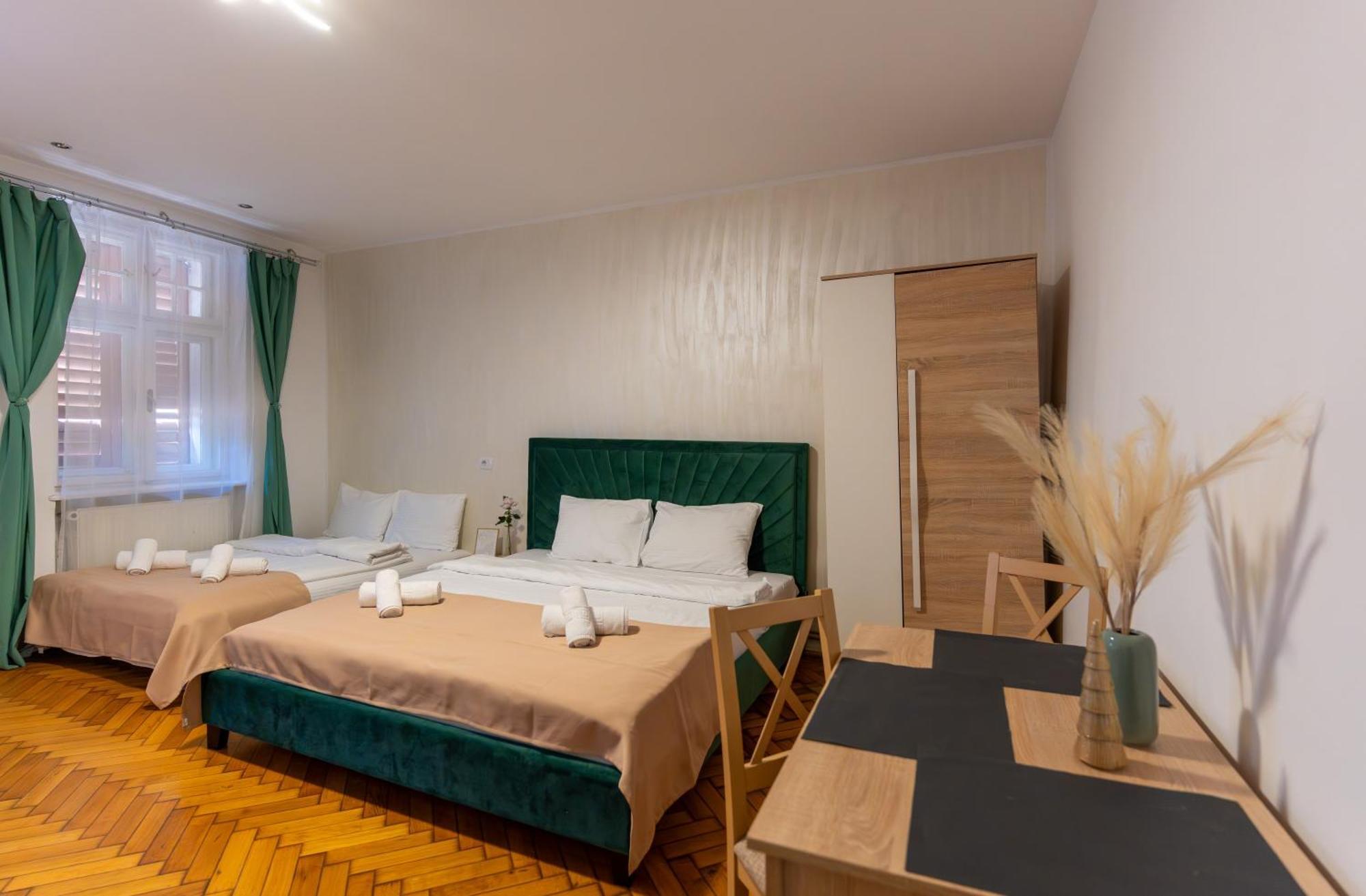 The Muse - Kronstadt Central Suites דירה *