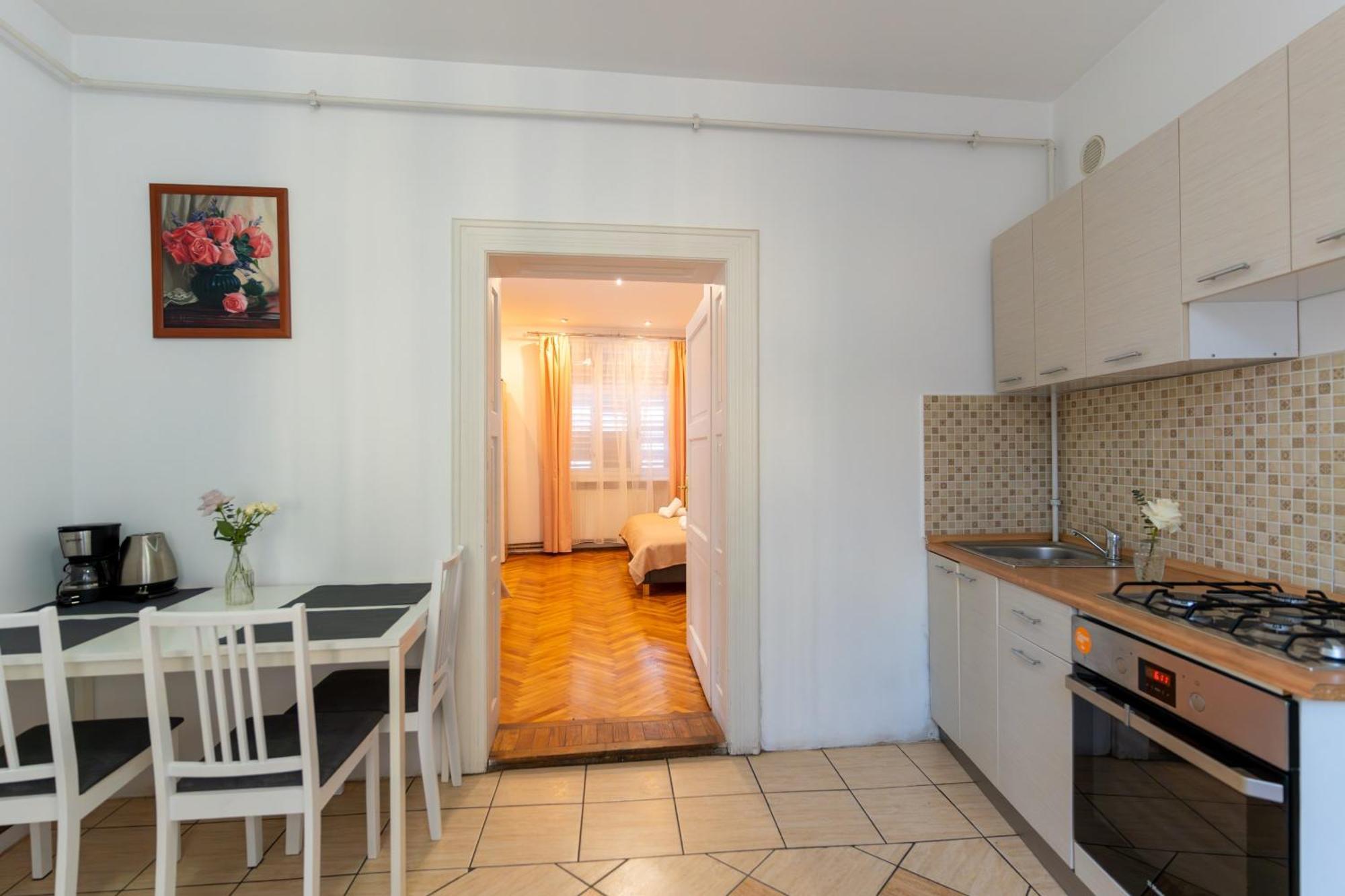 Apartment The Muse - Kronstadt Central Suites Brasov