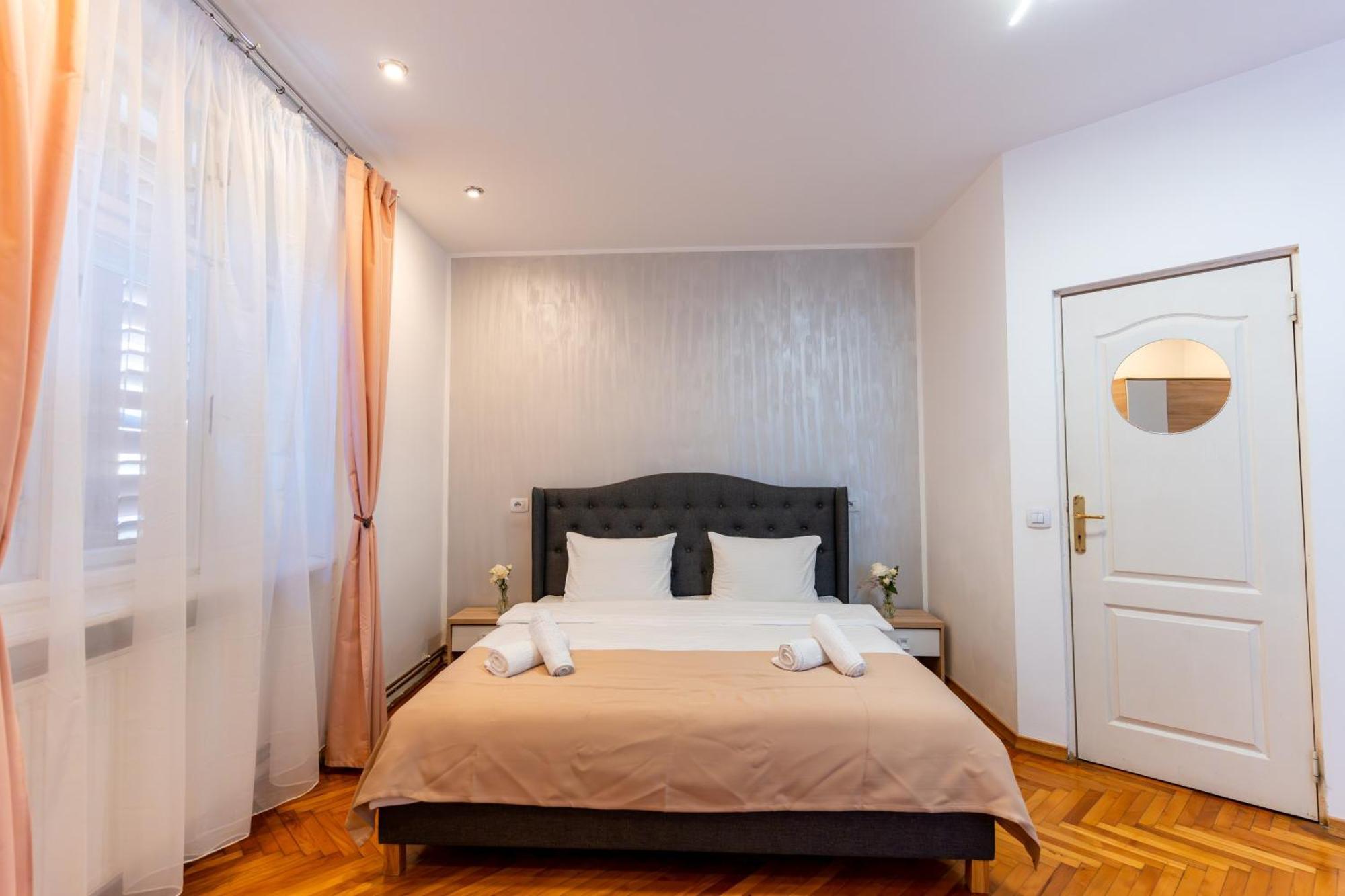 דירה The Muse - Kronstadt Central Suites *