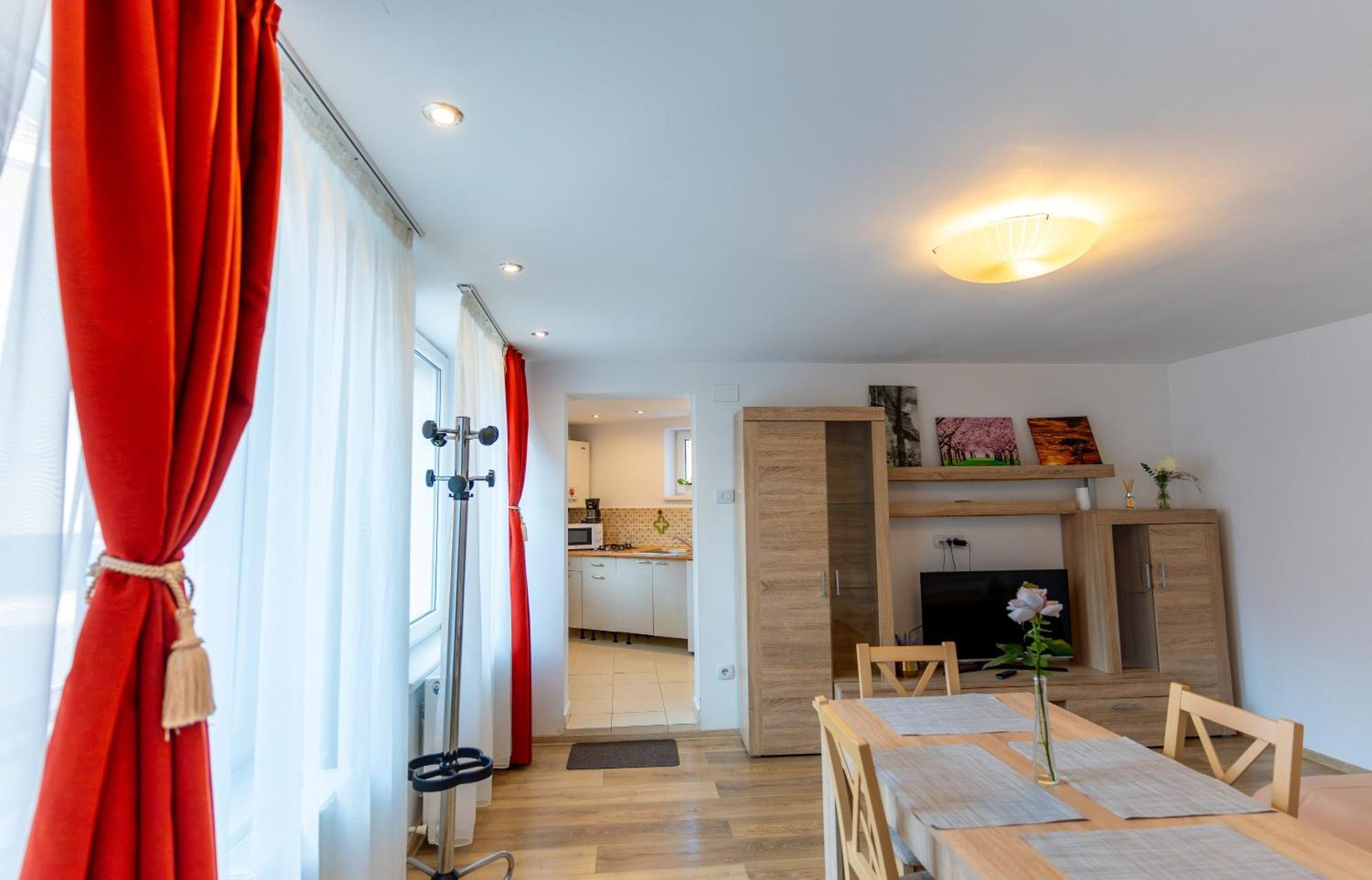 The Muse - Kronstadt Central Suites דירה *