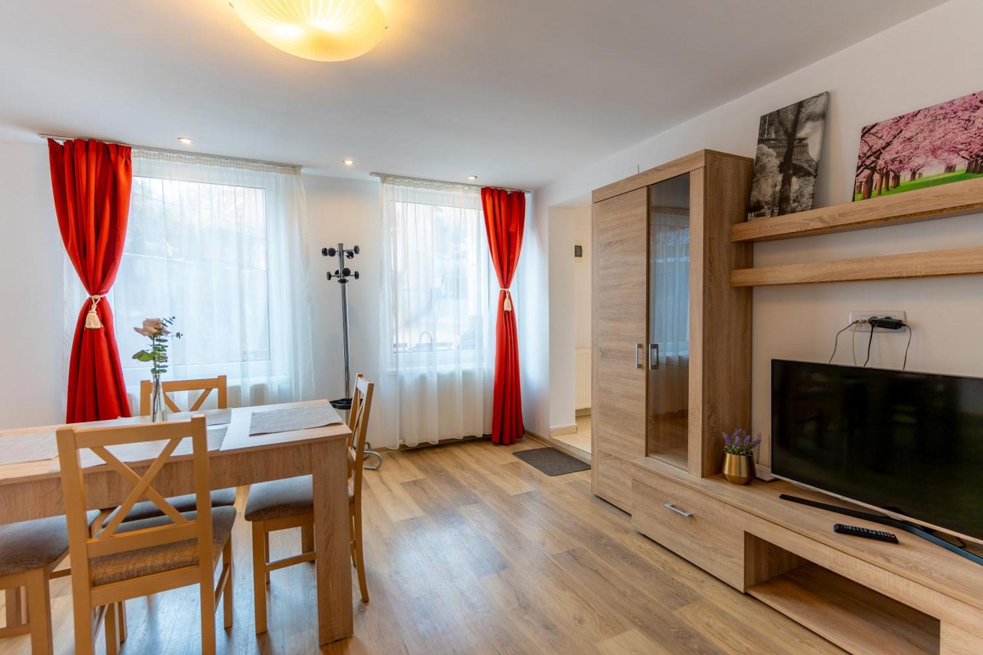The Muse - Kronstadt Central Suites *