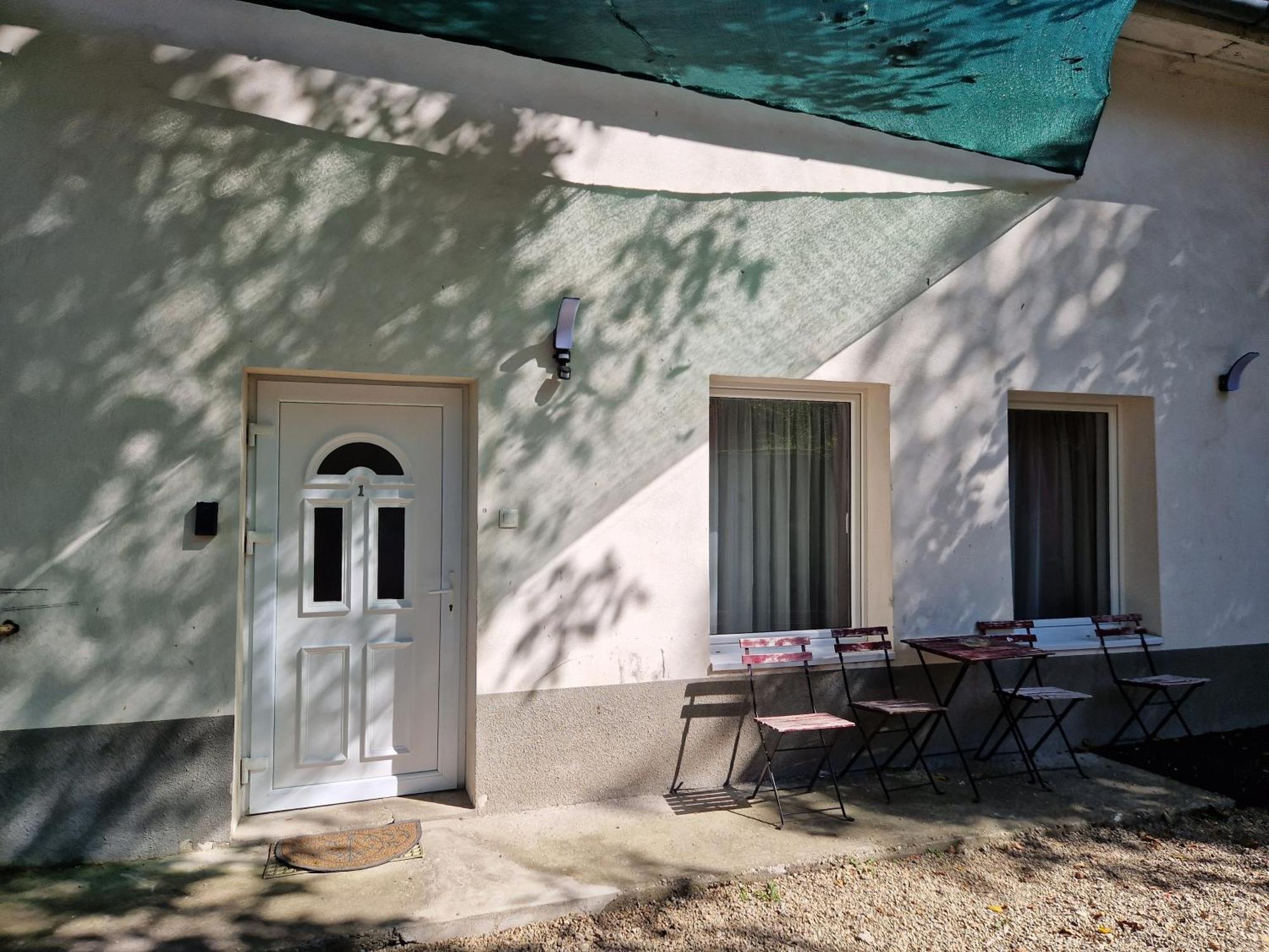 The Muse - Kronstadt Central Suites בראשוב