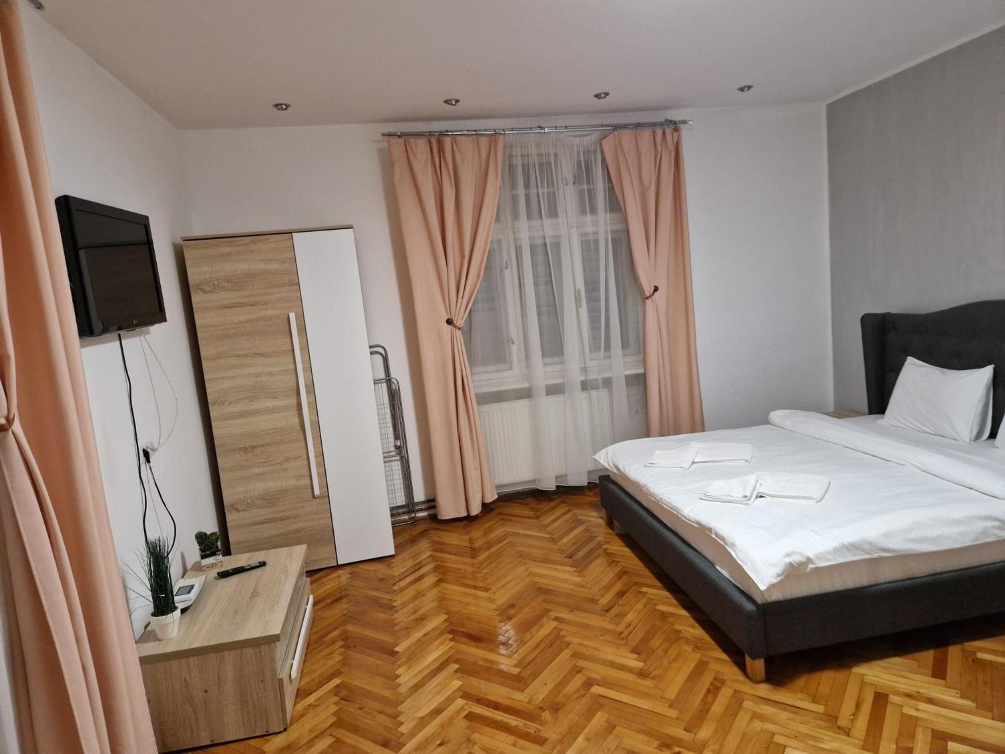 The Muse - Kronstadt Central Suites *