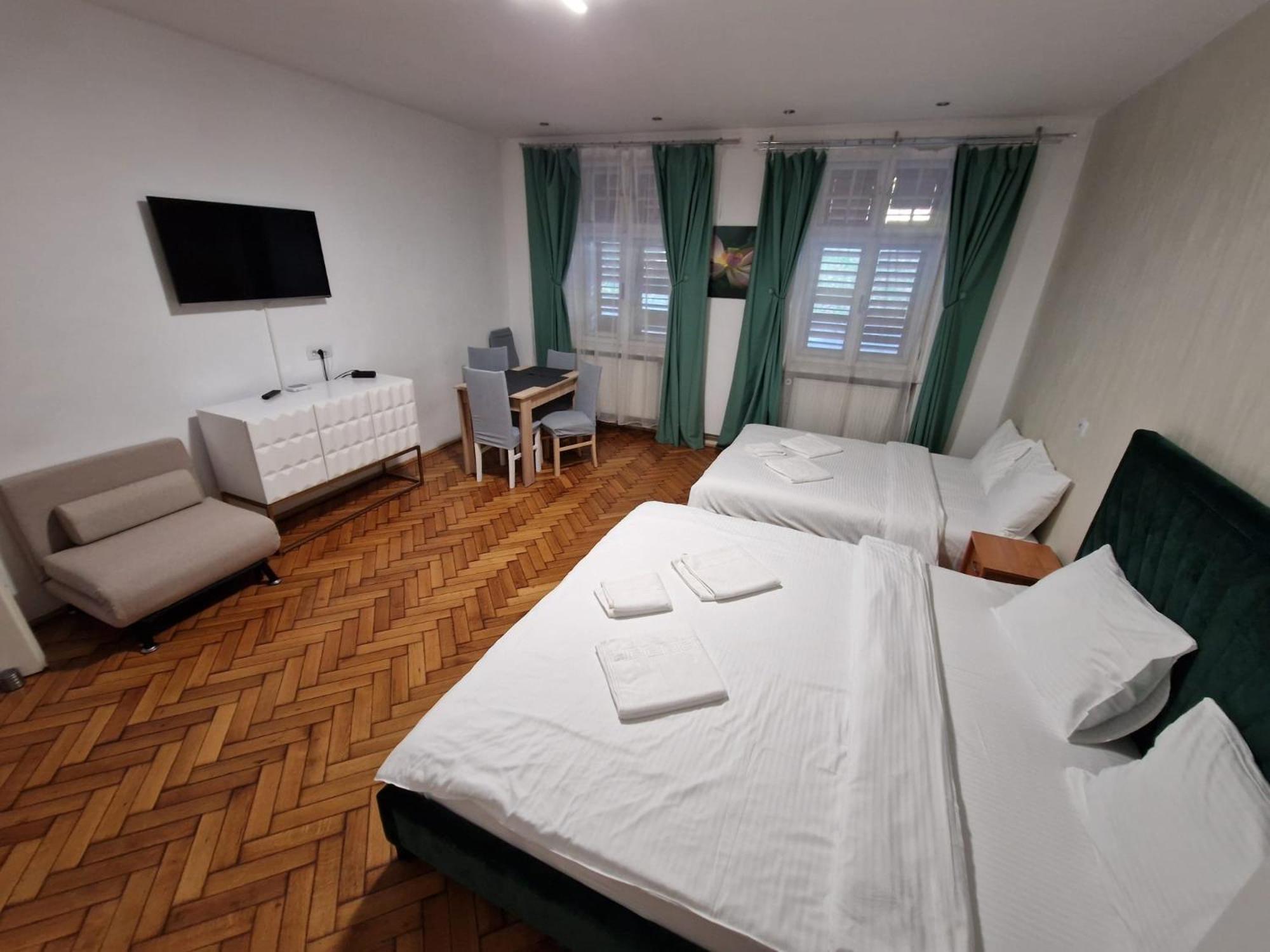 The Muse - Kronstadt Central Suites *