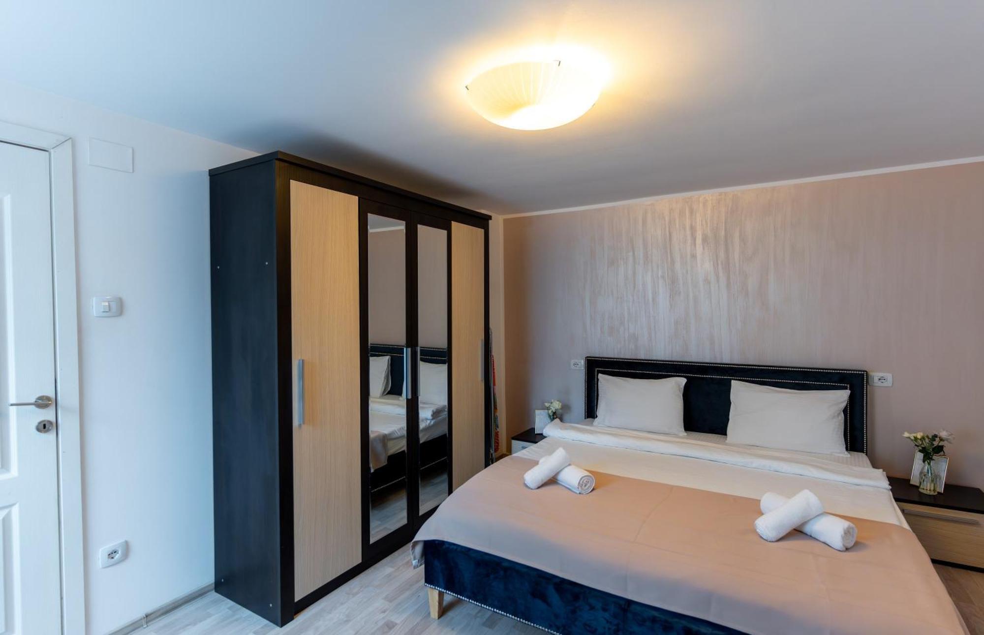 The Muse - Kronstadt Central Suites דירה